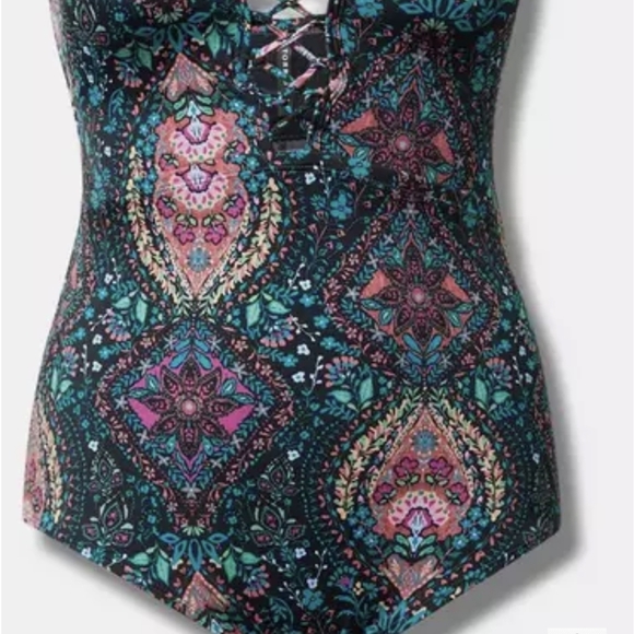 Torrid Wireless Plunge One-Piece Swimsuit plus Size 1x NWT Black - Picture 2 of 11